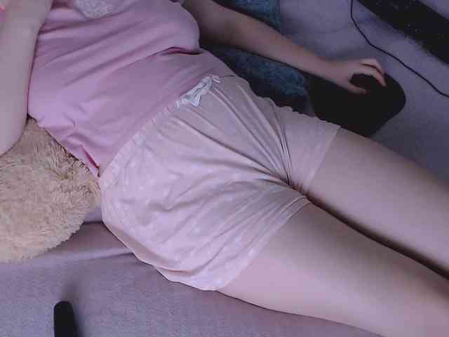 CurvyMasha webcam