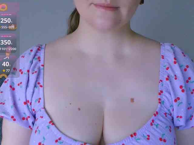 CurvyMasha webcam