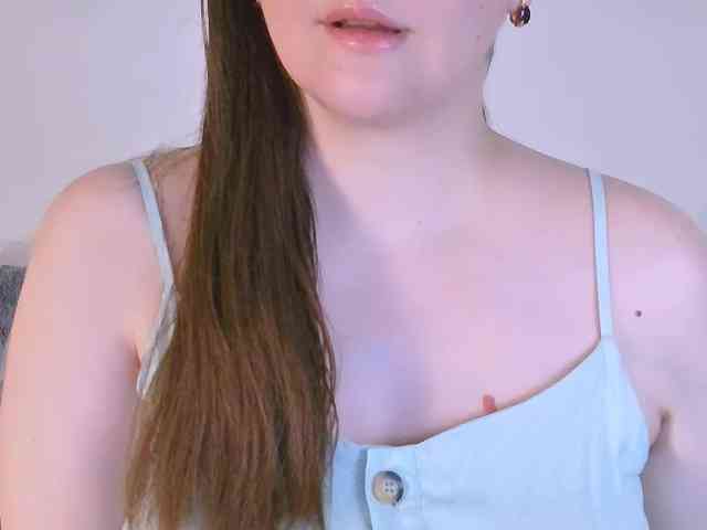 CurvyMasha webcam