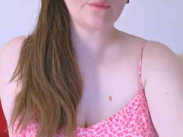 CurvyMasha webcam