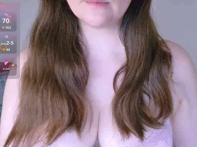 CurvyMasha webcam