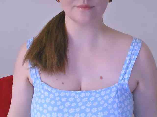 CurvyMasha webcam