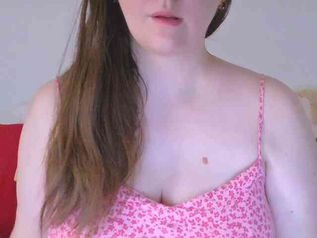 CurvyMasha webcam