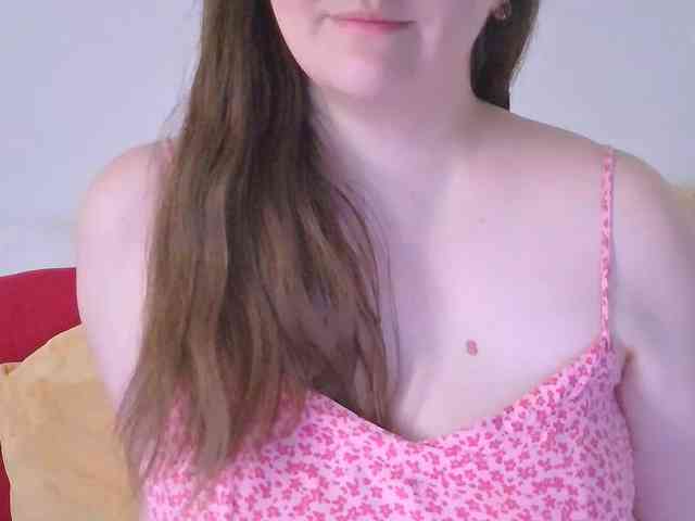 CurvyMasha webcam
