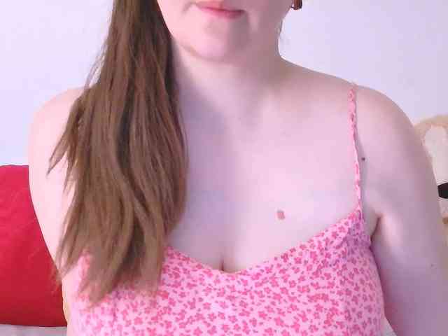 CurvyMasha webcam