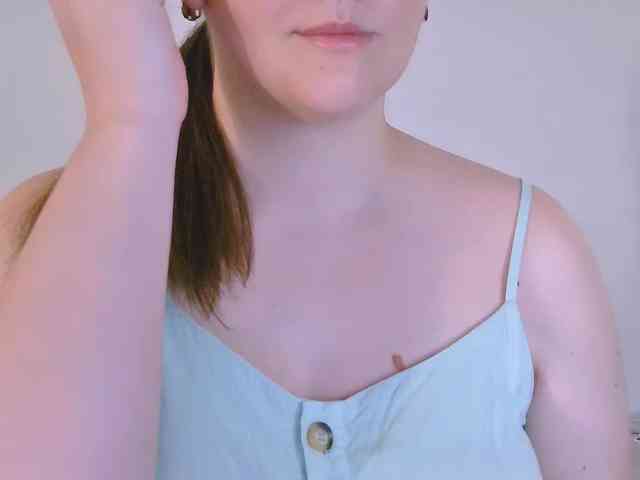 CurvyMasha webcam