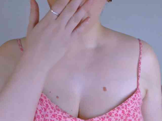 CurvyMasha webcam