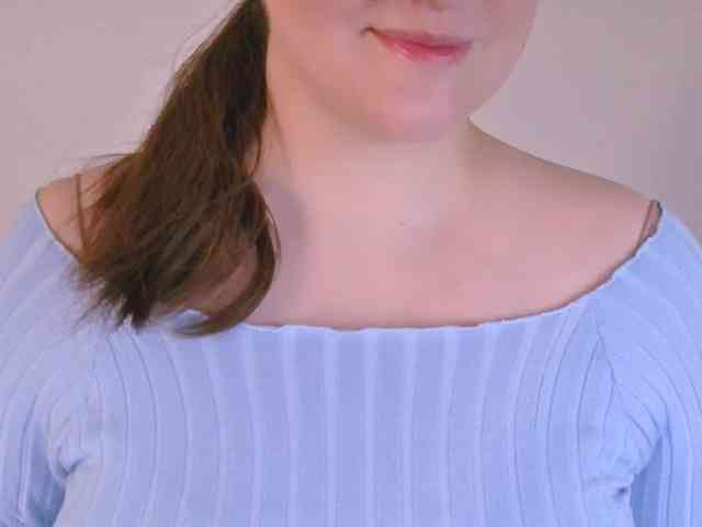 CurvyMasha webcam