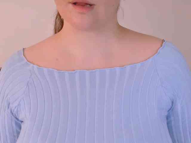 CurvyMasha webcam