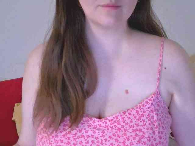 CurvyMasha webcam