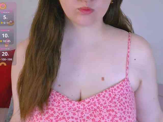 CurvyMasha webcam