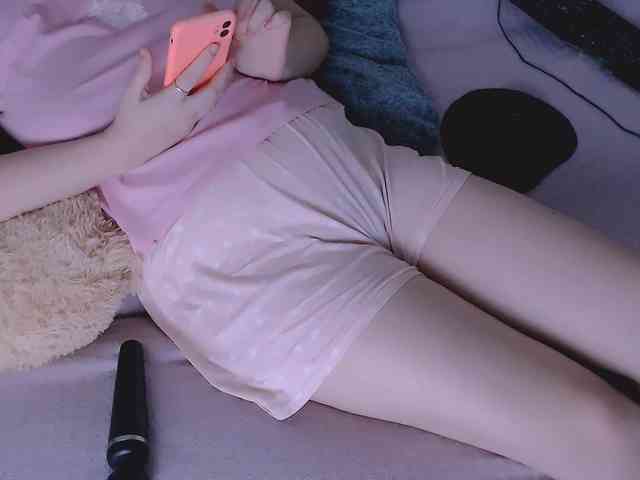 CurvyMasha webcam