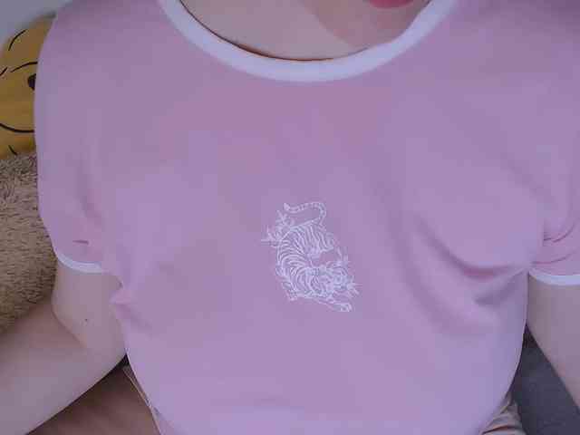 CurvyMasha webcam
