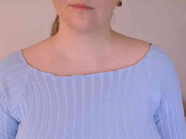CurvyMasha webcam