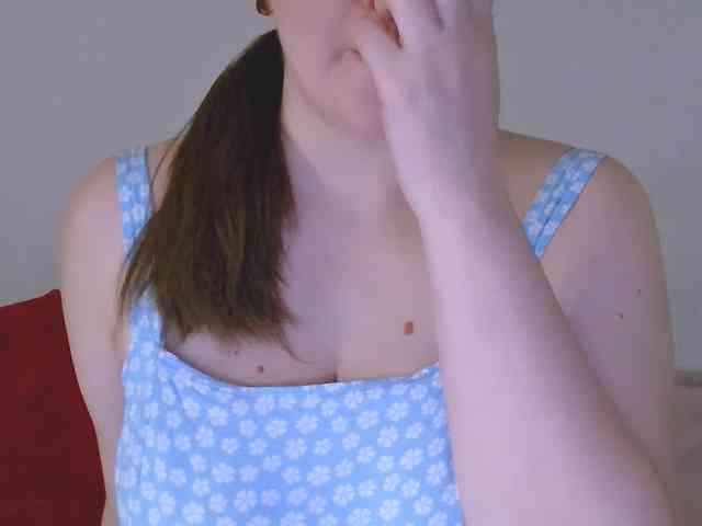 CurvyMasha webcam