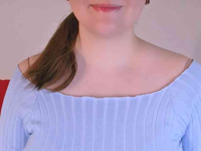CurvyMasha webcam