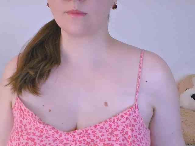 CurvyMasha webcam