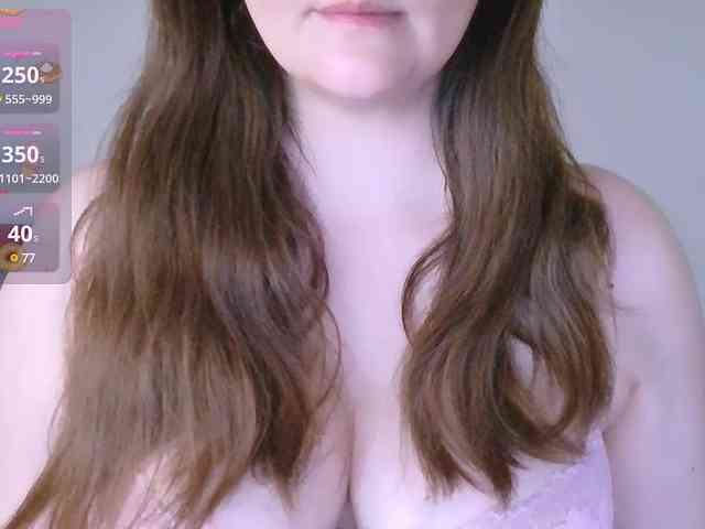 CurvyMasha webcam
