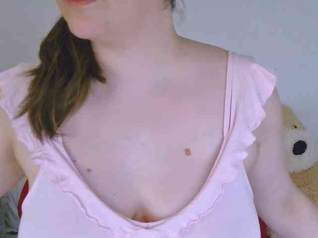 CurvyMasha webcam