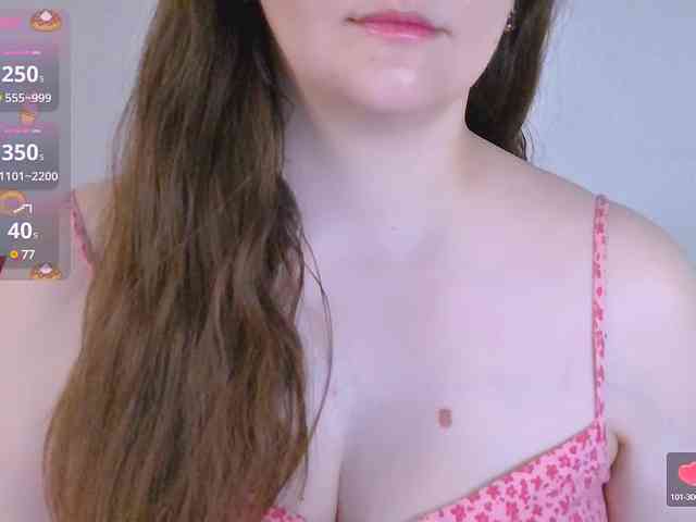 CurvyMasha webcam