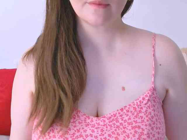CurvyMasha webcam