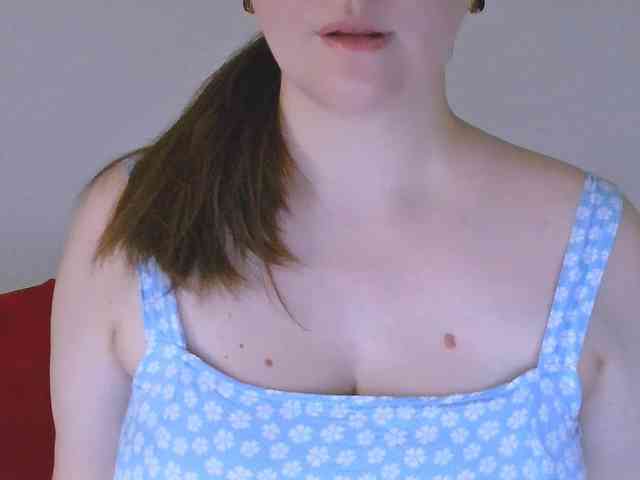 CurvyMasha webcam