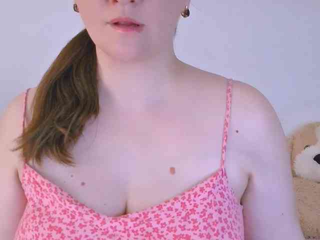 CurvyMasha webcam