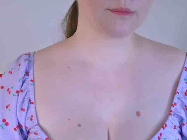 CurvyMasha webcam