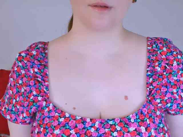 CurvyMasha webcam
