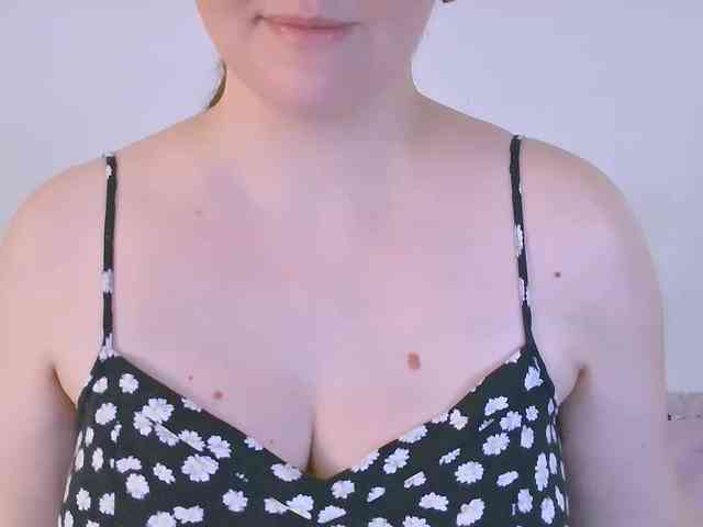 CurvyMasha webcam