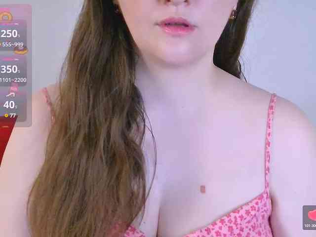 CurvyMasha webcam