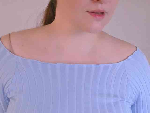 CurvyMasha webcam