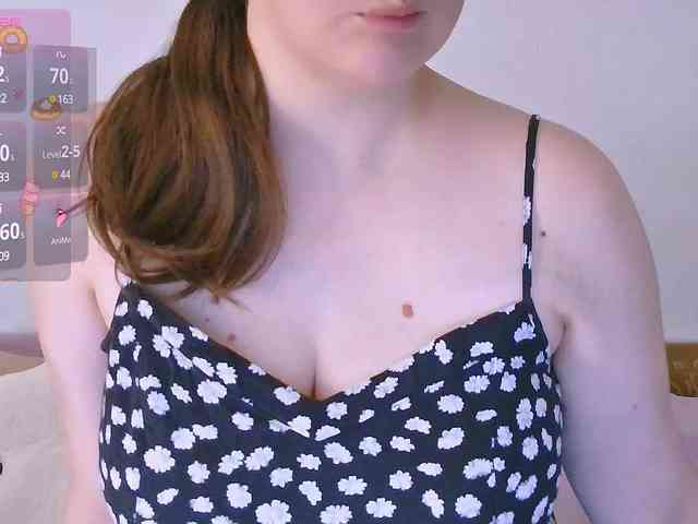 CurvyMasha webcam