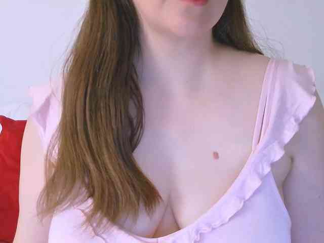 CurvyMasha webcam
