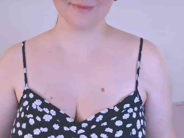 CurvyMasha webcam