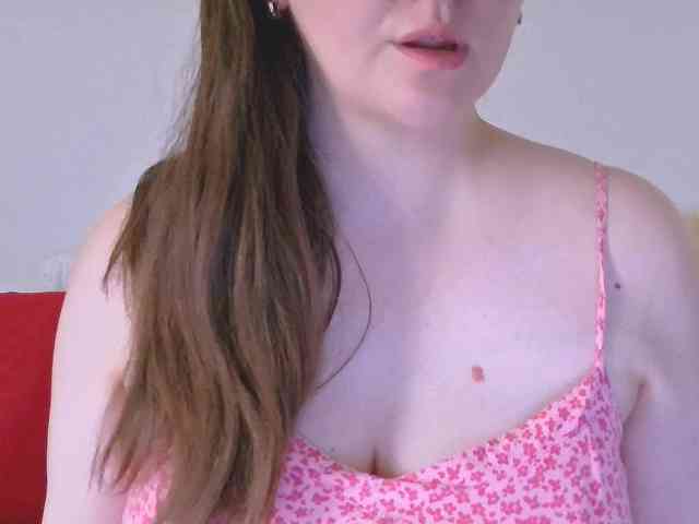 CurvyMasha webcam