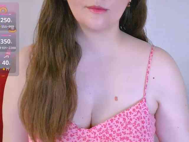 CurvyMasha webcam