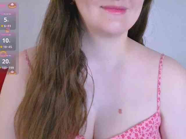 CurvyMasha webcam