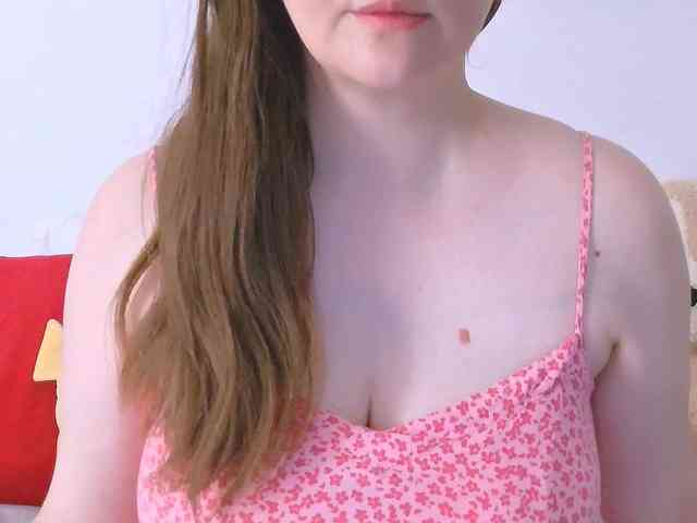 CurvyMasha webcam