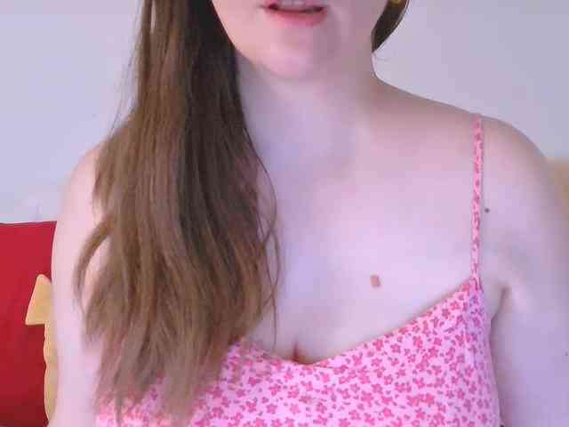 CurvyMasha webcam