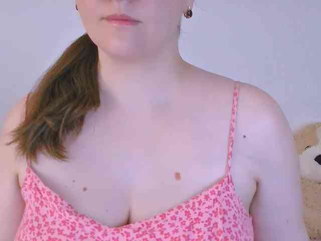 CurvyMasha webcam