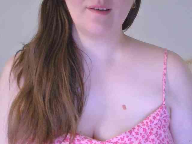 CurvyMasha webcam