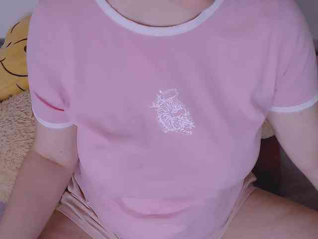 CurvyMasha webcam