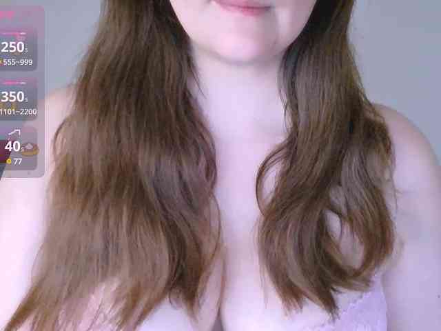 CurvyMasha webcam