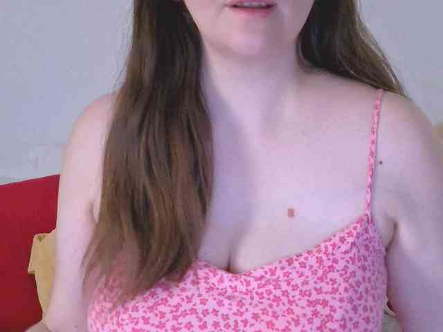 CurvyMasha webcam
