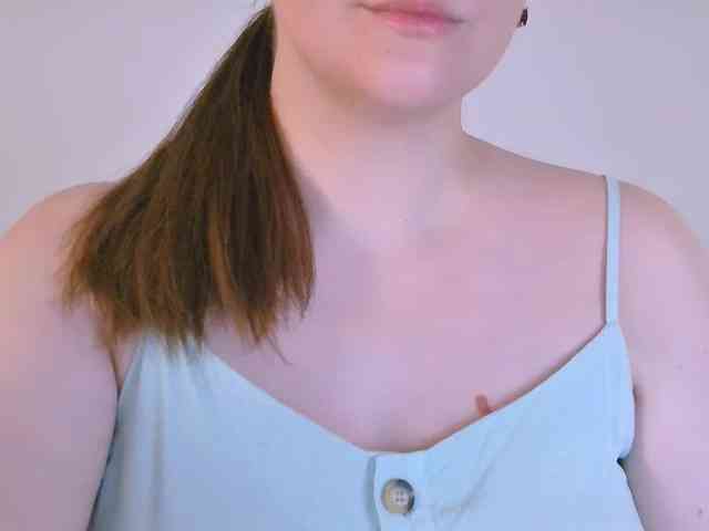 CurvyMasha webcam