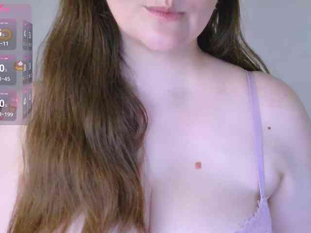 CurvyMasha webcam