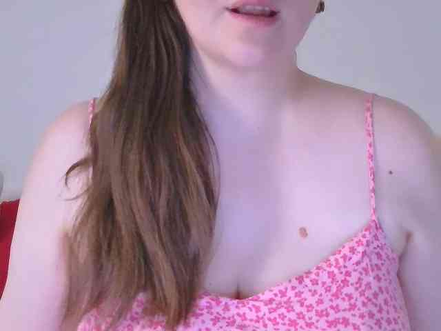 CurvyMasha webcam
