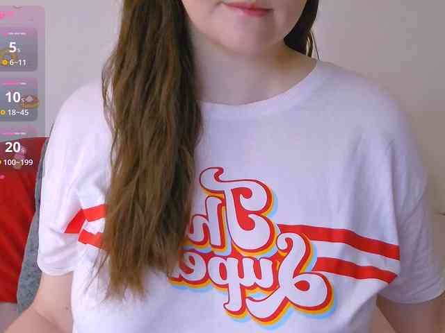 CurvyMasha webcam