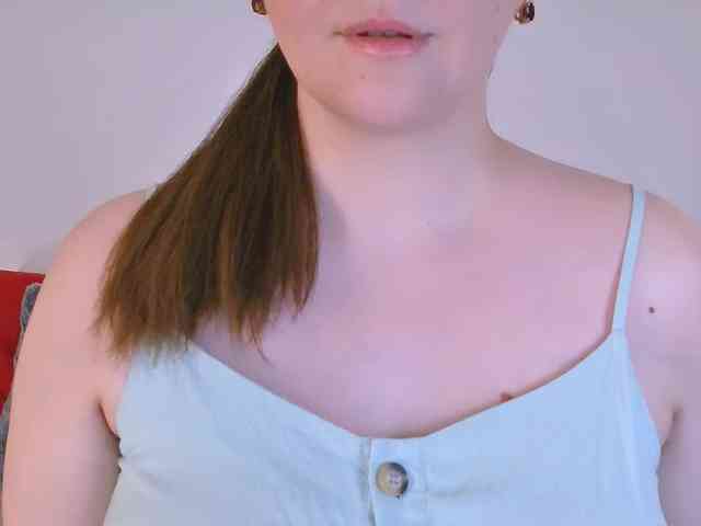 CurvyMasha webcam